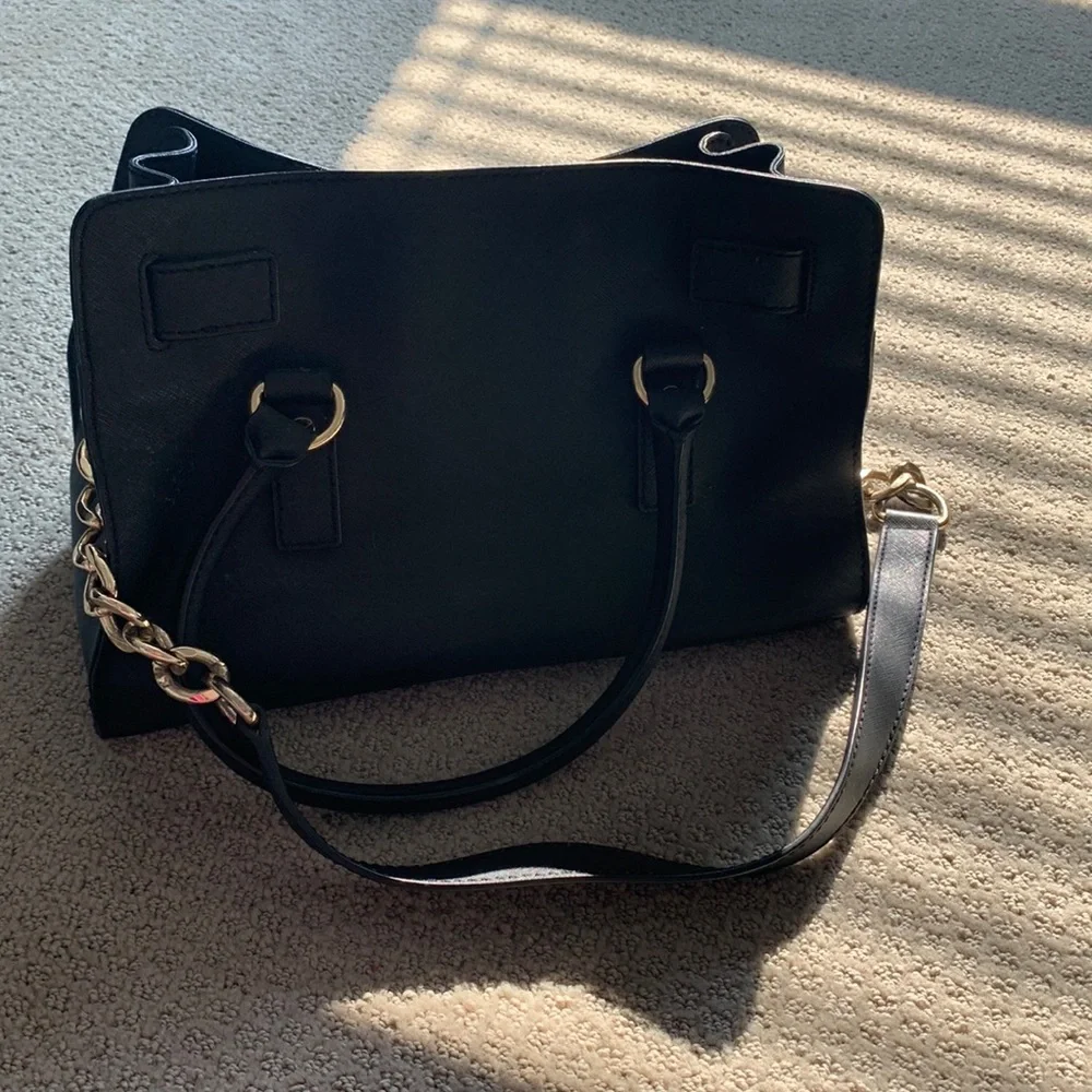 Purse - Picture 1 of 9